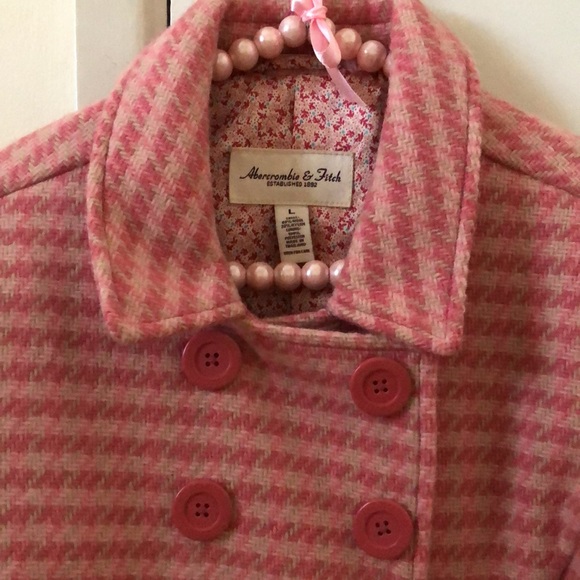 Abercrombie and Fitch - Picture 2 of 8